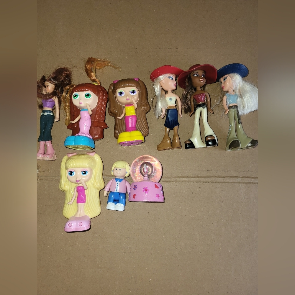 Toy Figures Set - Picture 3 of 3